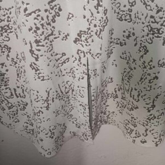 Rose + Olive Tunic Blouse Size Medium - Picture 7 of 14